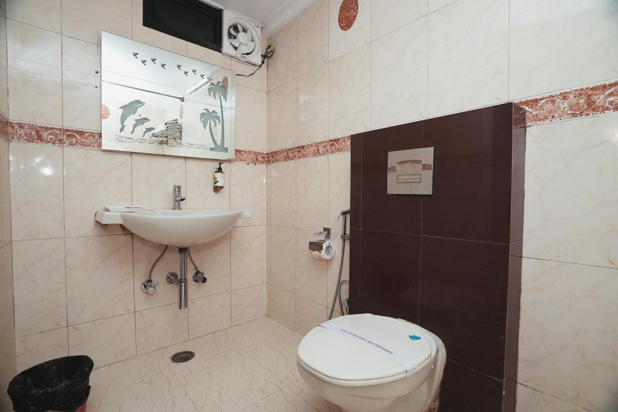 Hotel B Continental Делі Екстер'єр фото